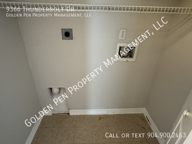 Building Photo - 9366 Thunderbolt Dr