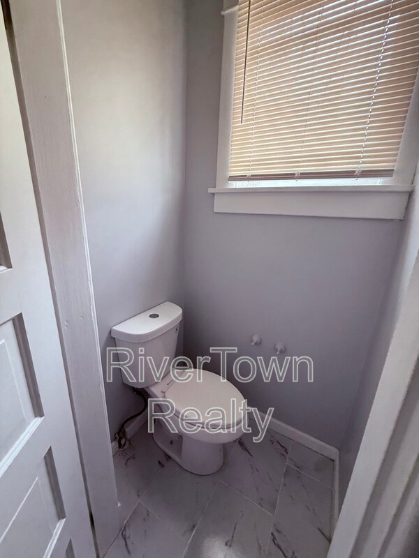 Building Photo - 2184 Cowden Ave