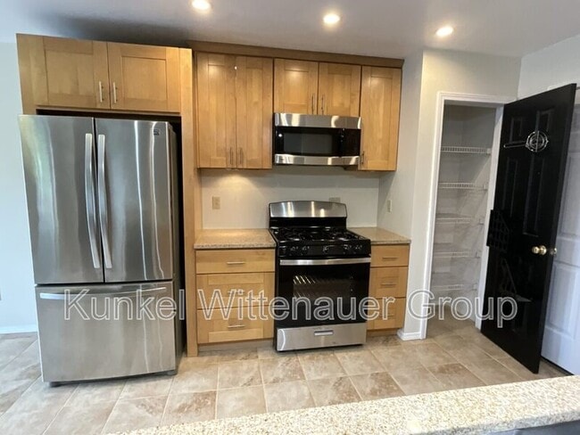 Building Photo - 2746 Brookrun Dr