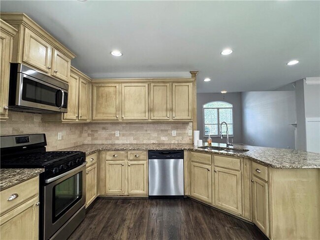 Building Photo - 3331 Serenade Ct