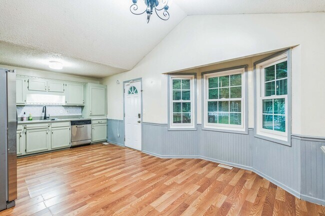 Building Photo - Charming 4BR House in Douglasville