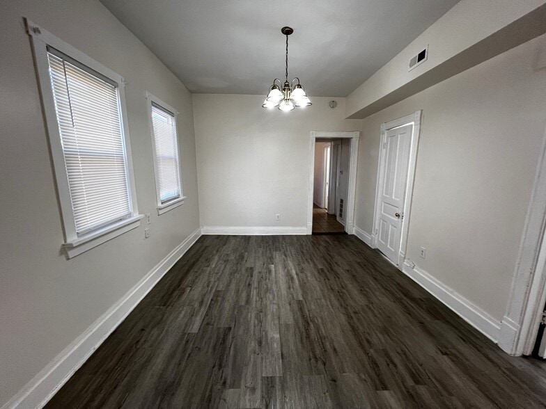 Building Photo - 9613 S Ave N