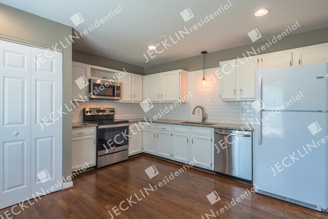 Building Photo - 2329 Horsley Dr