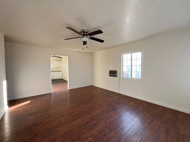 Building Photo - 3 Bedroom 1 Bathroom House with Huge Fenced Yard Near Schools, Park & Community Pool