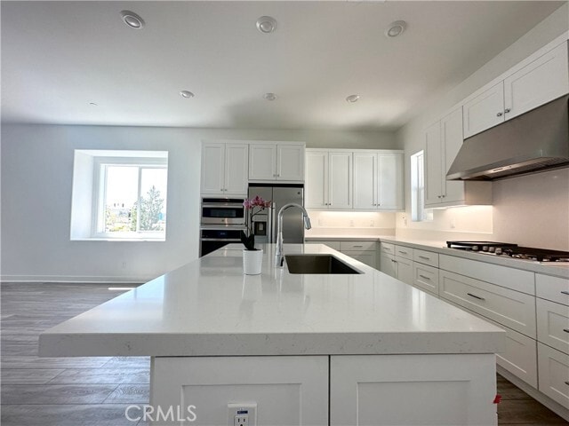 Building Photo - 322 Tank