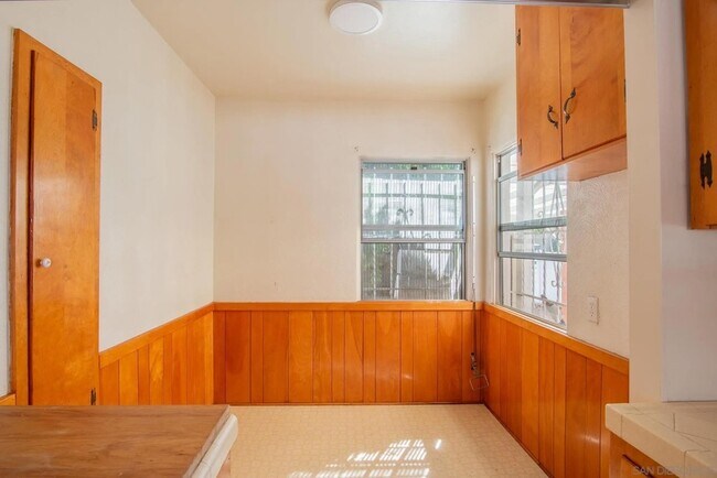 Building Photo - 4682 Altadena Ave.