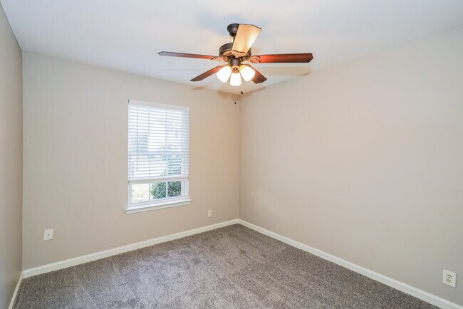 Building Photo - 7405 E Winchester Dr