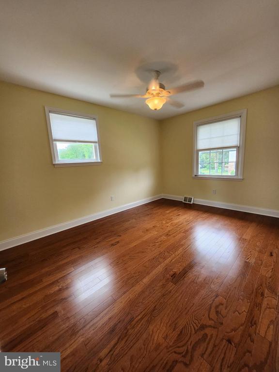 Building Photo - 2622 Boxwood Dr