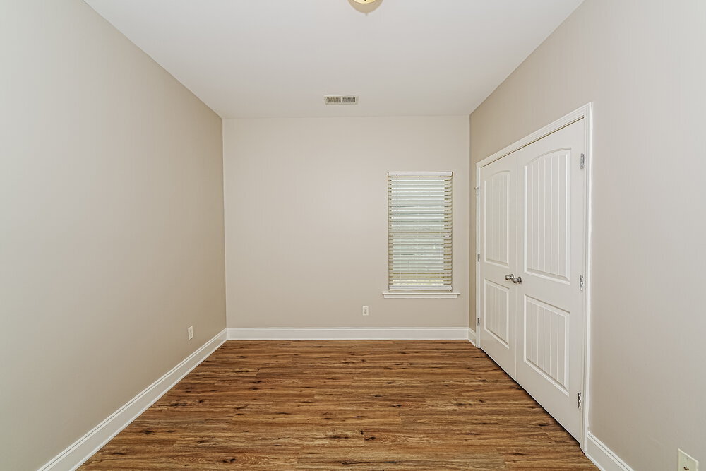 Building Photo - 1140 Overlook Dr