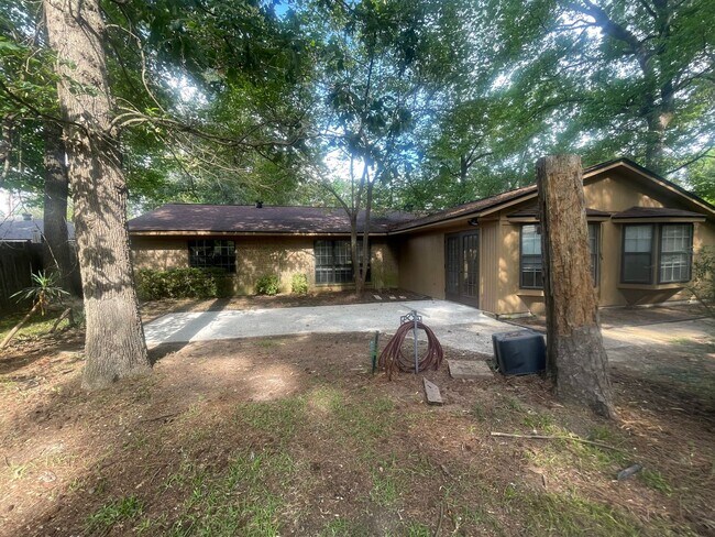 Building Photo - Dogwood Beauty in Haughton