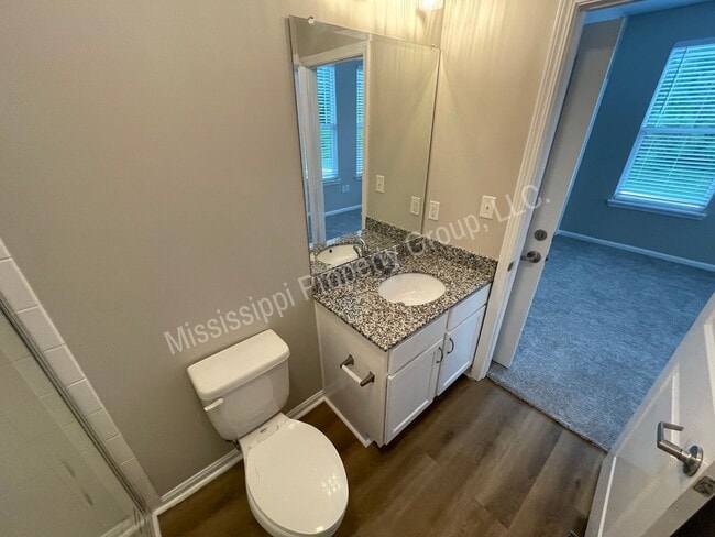 Building Photo - 3BD/3.5BA Available for Mid-August Move In