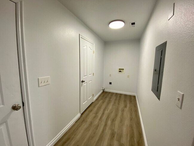 Building Photo - 766 N 2720 E
