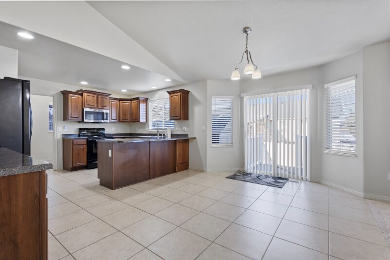 Building Photo - 5758 W Lugano Dr