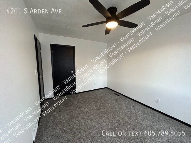 Building Photo - 4201 S Arden Ave