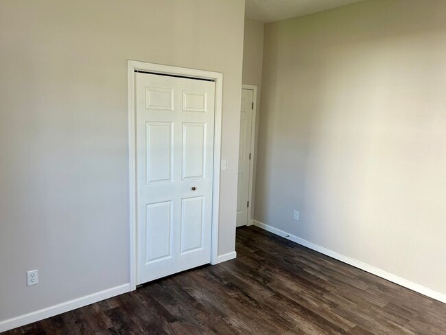 Building Photo - Recently Remodeled 3-Bed/1-Bath House in B...