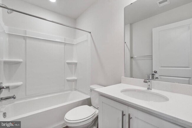 Building Photo - 16502 Green Glade Dr