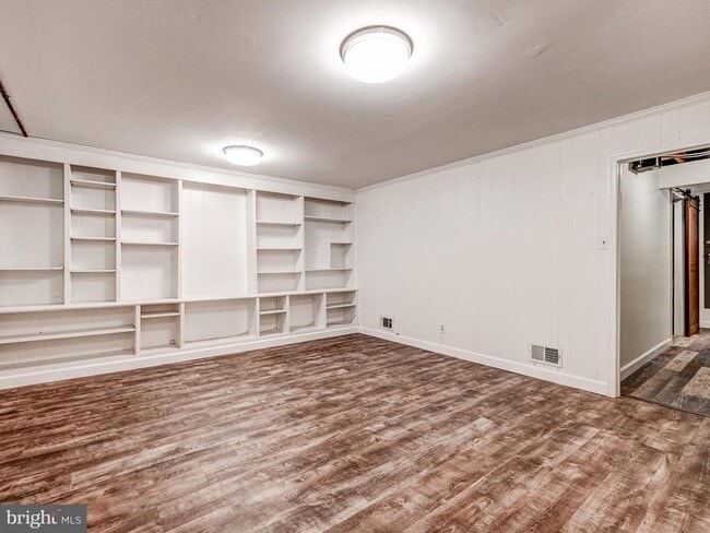 Building Photo - 111 Stanmore Rd