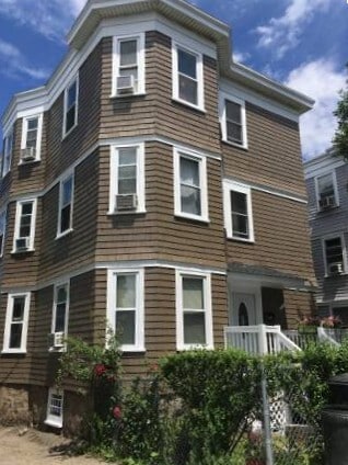 Building Photo - 3985 Washington St