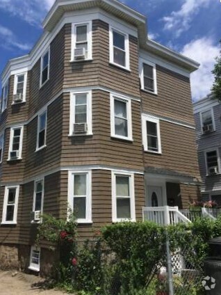 Building Photo - 3985 Washington St