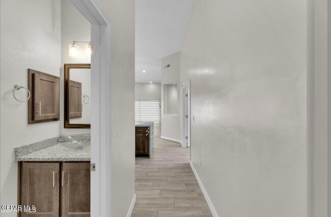 Building Photo - 13729 Lago Vista Ave