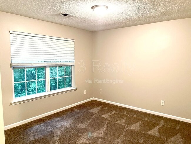 Building Photo - 311 Coral Cir