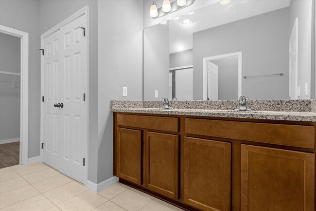 Building Photo - 3420 Curlew Ave
