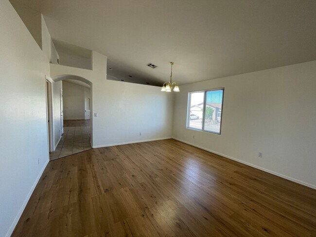 Building Photo - Charming Corner Lot - 4 Bedroom/ 2 Bathroom