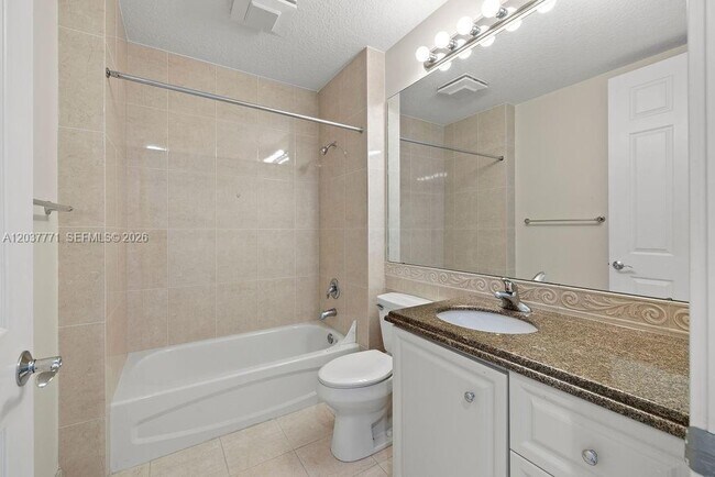 Building Photo - 17 Harbour Isle Dr W