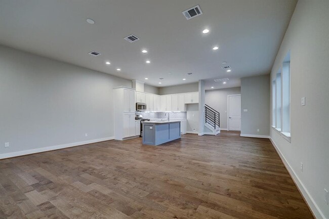 Building Photo - 6207 Nuben St