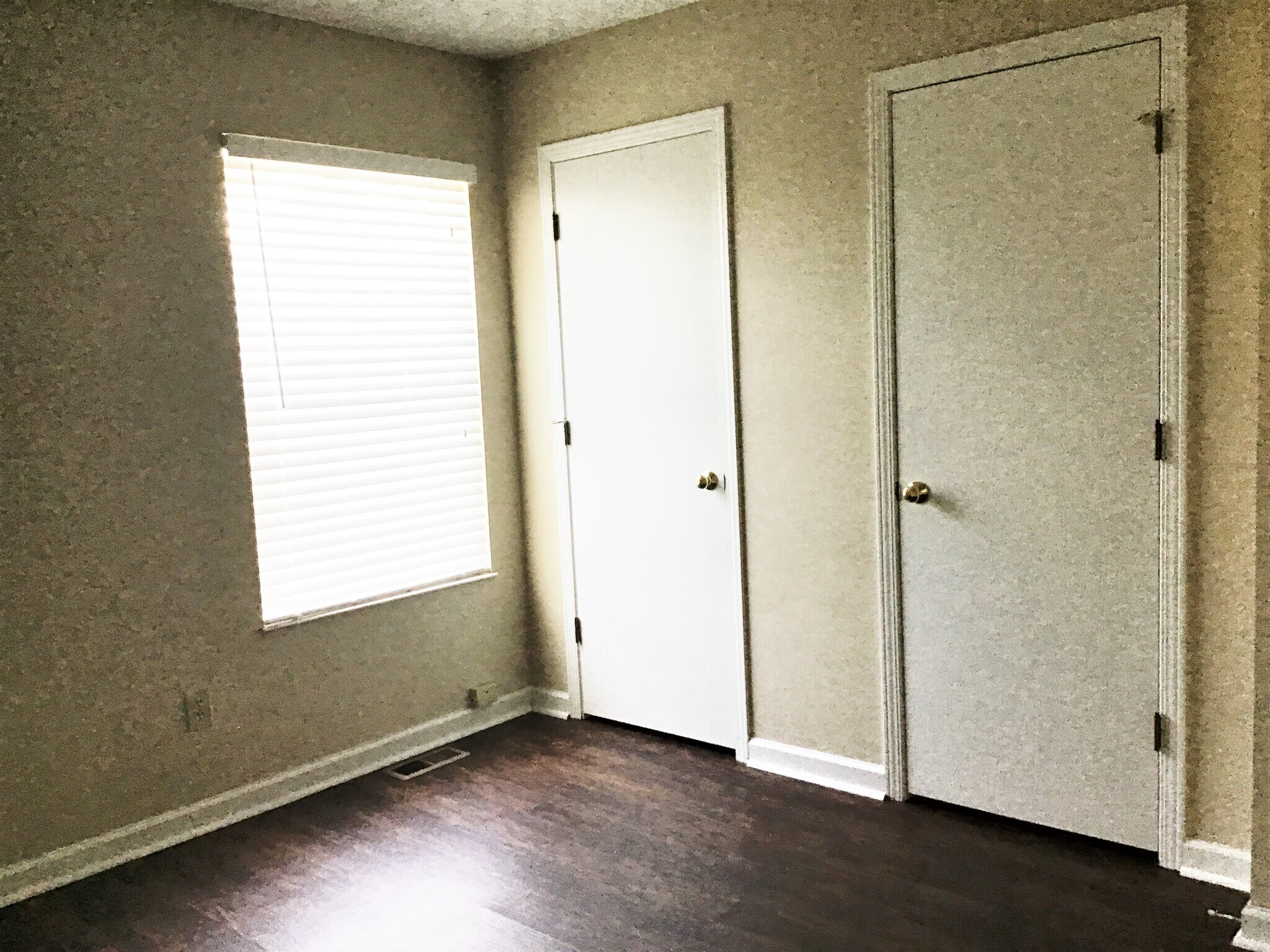 Building Photo - 7366 Murrayfield Dr