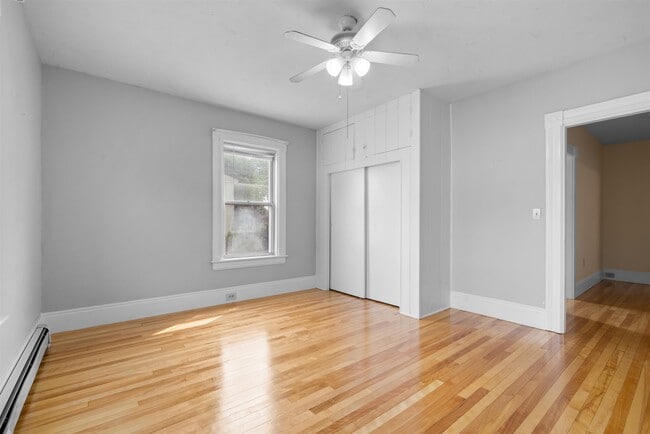 Building Photo - 106 Bismark St