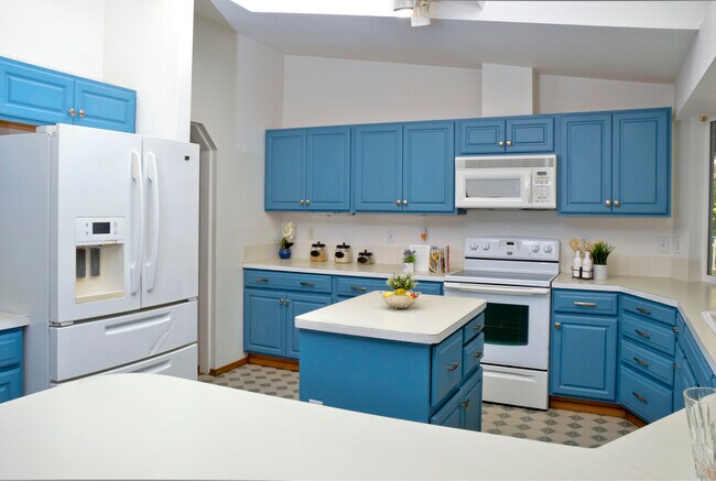 Building Photo - 13315 Lost Lake Rd