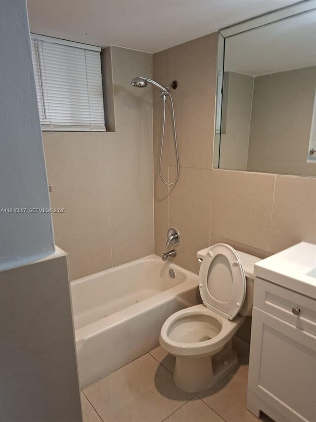 Building Photo - 301 Golden Isles Dr