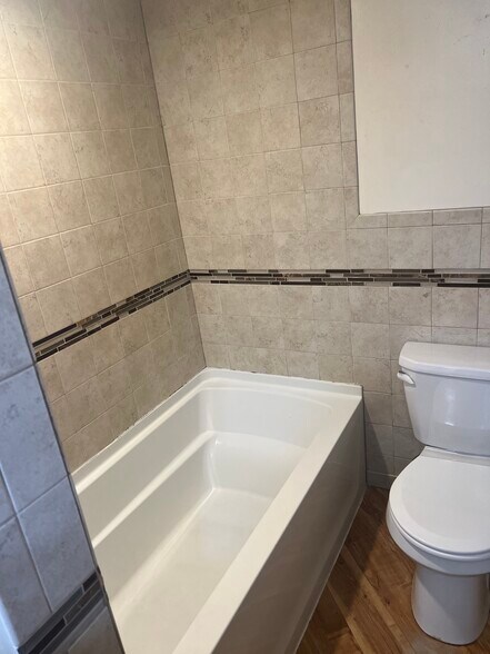 Building Photo - 2206 Sarah St