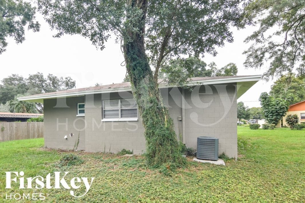 Building Photo - 500 Brenda Dr