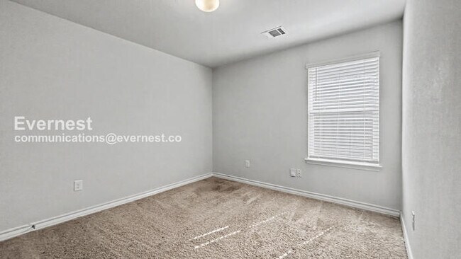 Building Photo - PROMO: Get 50% off the first month’s rent when you sign the lease today! / 3 Bed/2 Bath Home with...