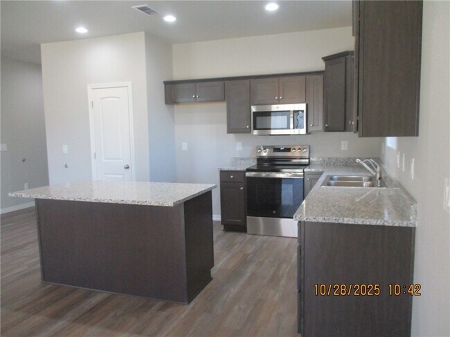 Building Photo - 6194 S Pawnee Ct