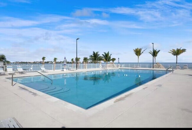 Building Photo - 10877 Overseas Hwy