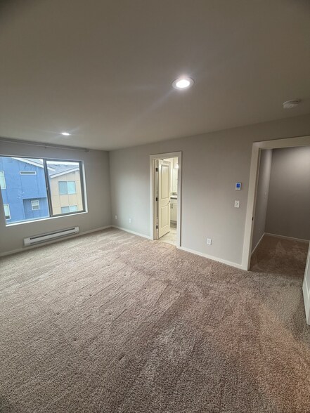 Building Photo - 1049 SW 99th Pl