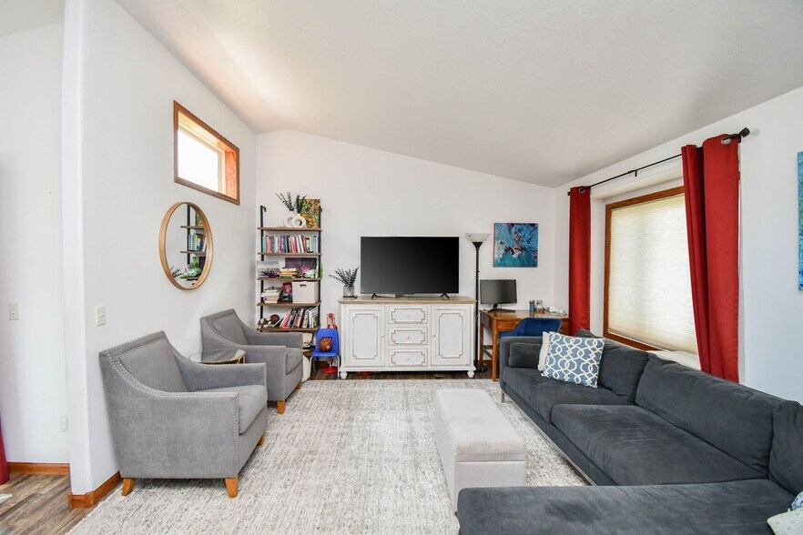 Building Photo - 5704 S San Diego Ave