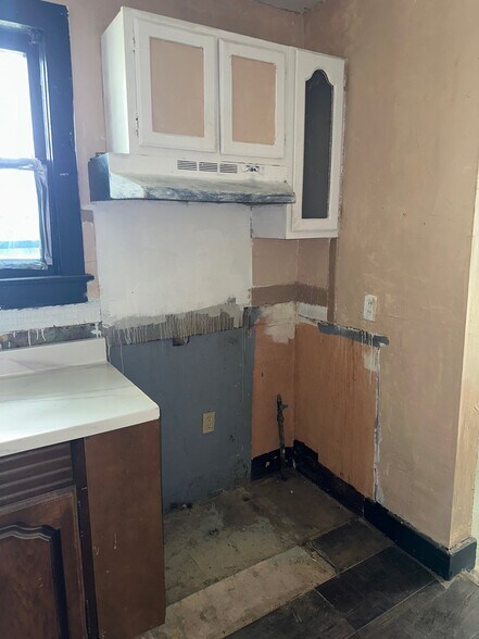 Building Photo - 2618 E Garfield Ave