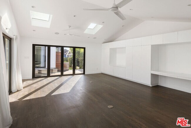 Building Photo - 4525 Melbourne Ave