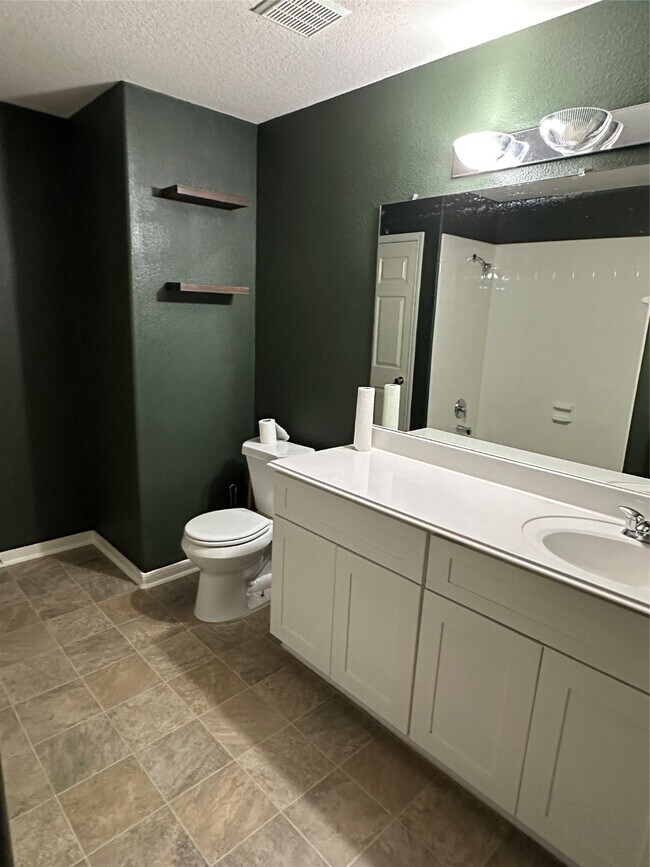 Building Photo - 19514 Brook Village Rd