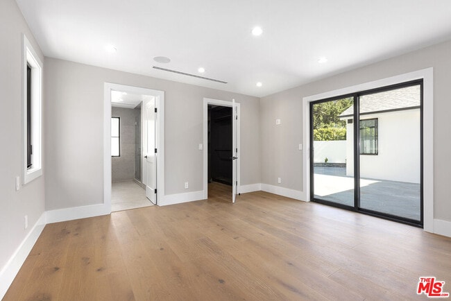 Building Photo - 5000 Noeline Ave