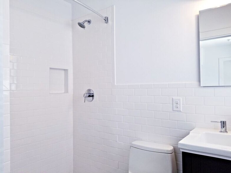 Building Photo - 4304 Junius St