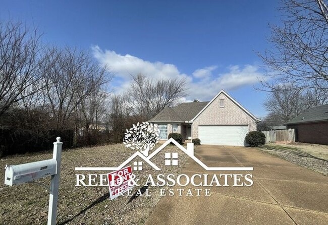 Building Photo - Just Minutes Away from Oakland Elementary School!!!