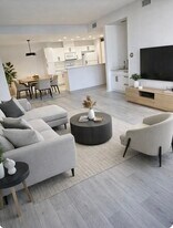 VERY LARGE APARTMENTS - They come unfurnished - Chateau Brentana