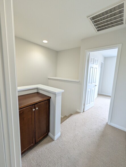 Building Photo - 1423 Abelia