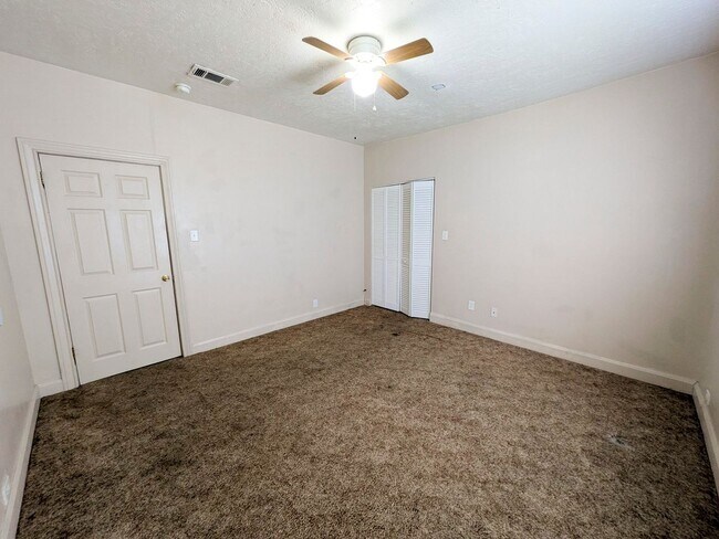 Building Photo - 2021 Wignall Ave