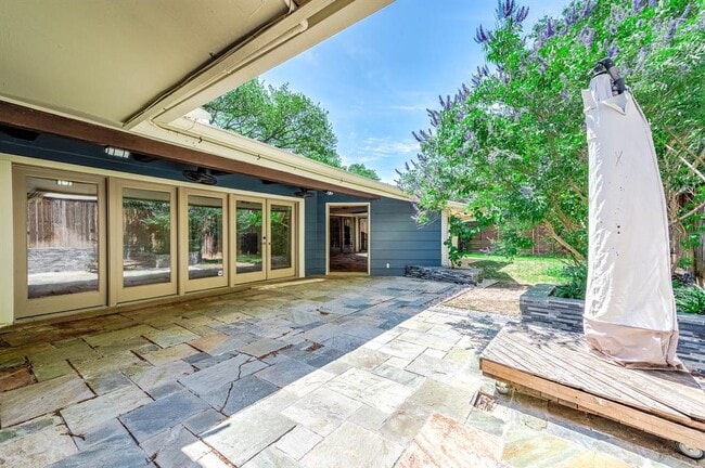 Building Photo - 6825 Bellgreen Dr
